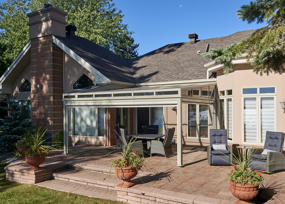 auvent en verre et aluminium