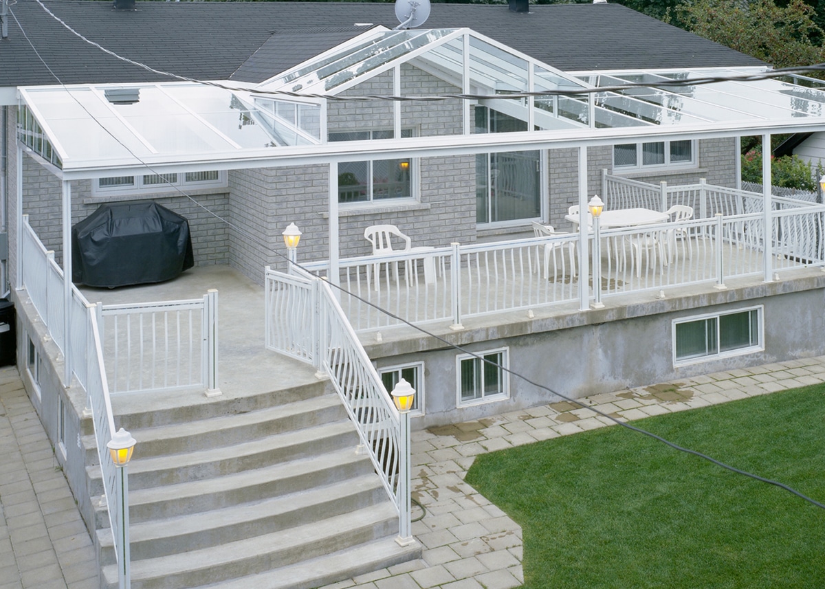 auvent en verre et aluminium