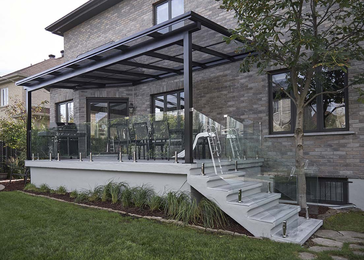 auvent en verre et aluminium